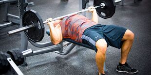 Bench press with the barbell