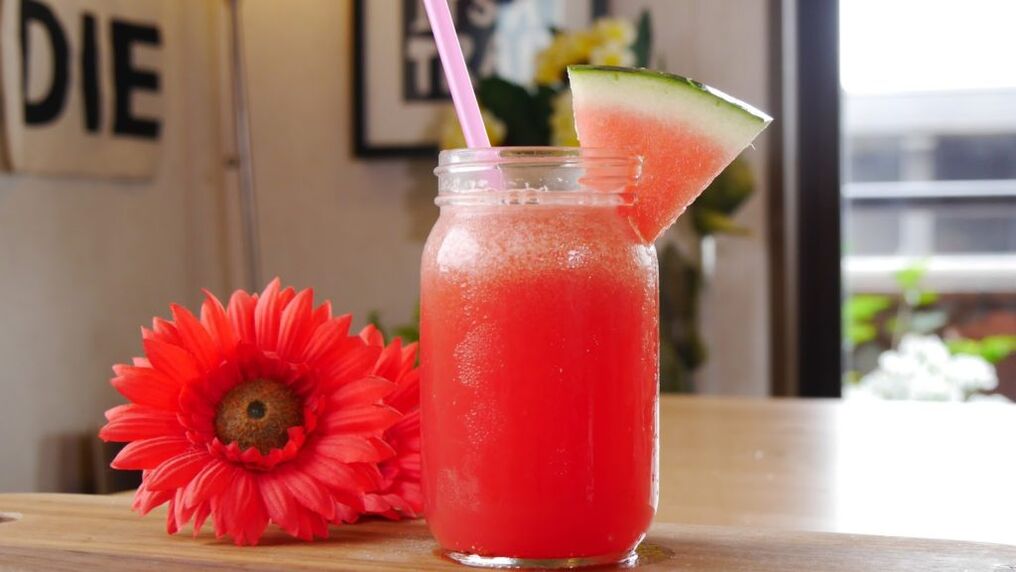 Watermelon lemonade quenches your thirst while effectively losing weight on watermelons