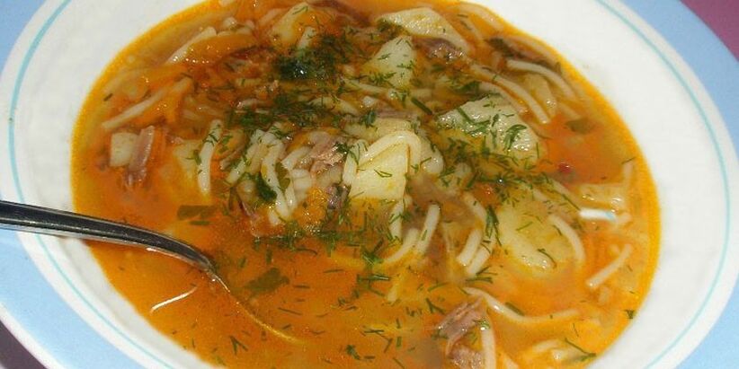 Chicken soup with potatoes and noodles in the diet of allergy sufferers