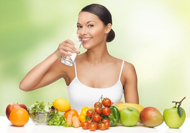 The principle of the water diet is compliance with the drinking regime, coupled with the use of whole foods